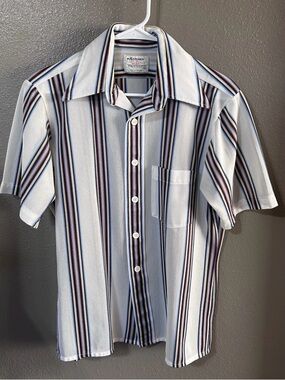 Arrow Men's White Short-Sleeve Button-Up Shirt with Navy and Brown Stripes
